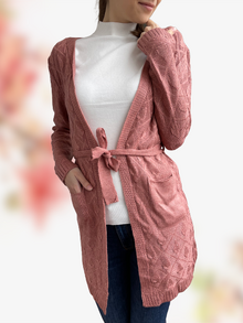 Дамска жилетка, средна дължина, плетка ромбоиди в розов цвят