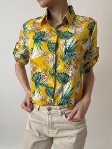 Полувталена дамска риза от памук с регулируеми ръкави, летен десен в свежи жълти тонове
