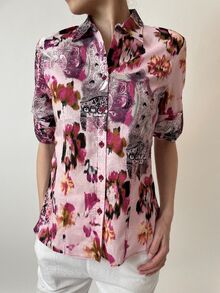 Полувталена дамска риза от памук с регулируема дължина на ръкавите, десен в ярко розово
