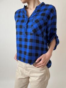 Свободна дамска риза, 3/4 ръкав с регулируема дължина, десен едро каре в черно и тъмно синьо