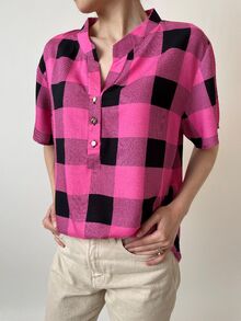 Свободна дамска риза с къс ръкав, десен големи квадрати в розово