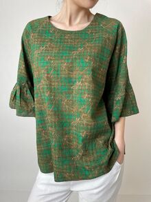 Свободна дамска блуза с 3/4 ръкав, памучна материя, десен в зелено