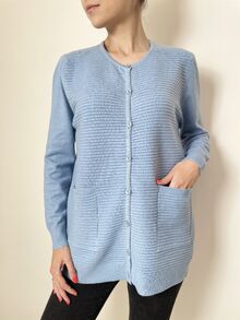Дамска жилетка с кашмир, релефна плетка с два предни джоба, цвят светло син