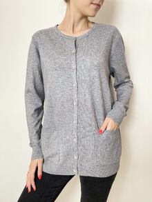 Дамска жилетка с кашмир, гладка плетка с два предни джоба и малки копчета, цвят сиво