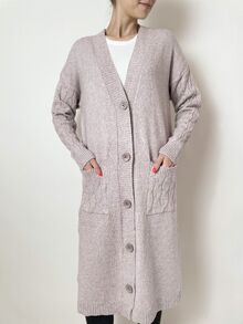 Дълга дамска жилетка с кашмир, два лицеви джоба и закопчаване с копчета, цвят бледо лилав