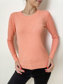 Кашмирен пуловер с обло деколте в цвят праскова