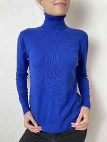Кашмирен пуловер тип поло в класическо син цвят