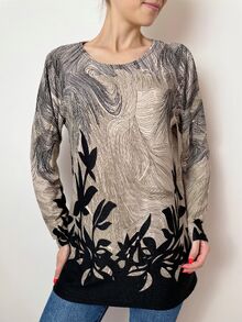 Дамска блуза с дълъг ръкав, свободна кройка, кашмирена мекота, десен листа в бежово