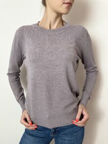 Кашмирен пуловер с обло деколте в сив цвят