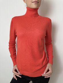 Кашмирен пуловер тип поло в оранжев цвят