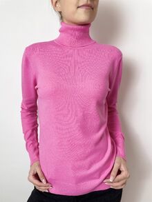 Кашмирен пуловер тип поло в наситено розово