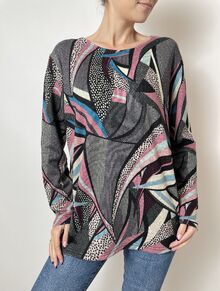 Дамска блуза с дълъг ръкав, леко ватирана материя с кашмирена мекота, десен фигури в розово и синьо