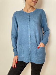 Дамска жилетка с кашмир, гладка плетка с два предни джоба и малки копчета, цвят деним
