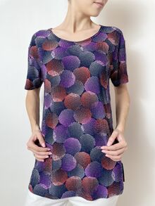 Дамска блуза от жарсе, къс ръкав, десен напръскани лилави кръгове