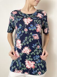 Лятна дамска блуза с къс ръкав, флорален десен в розово и тъмно синьо