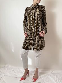 Елегантна дамска риза с мотиви версаче в цвят капучино